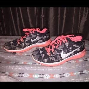 Nike Free TR Fit 5 - SIZE 7